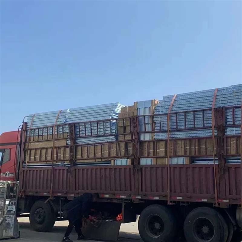 内蒙古呼伦贝尔新巴尔虎左旗到新疆阿勒泰富蕴县物流公司，一站式服务